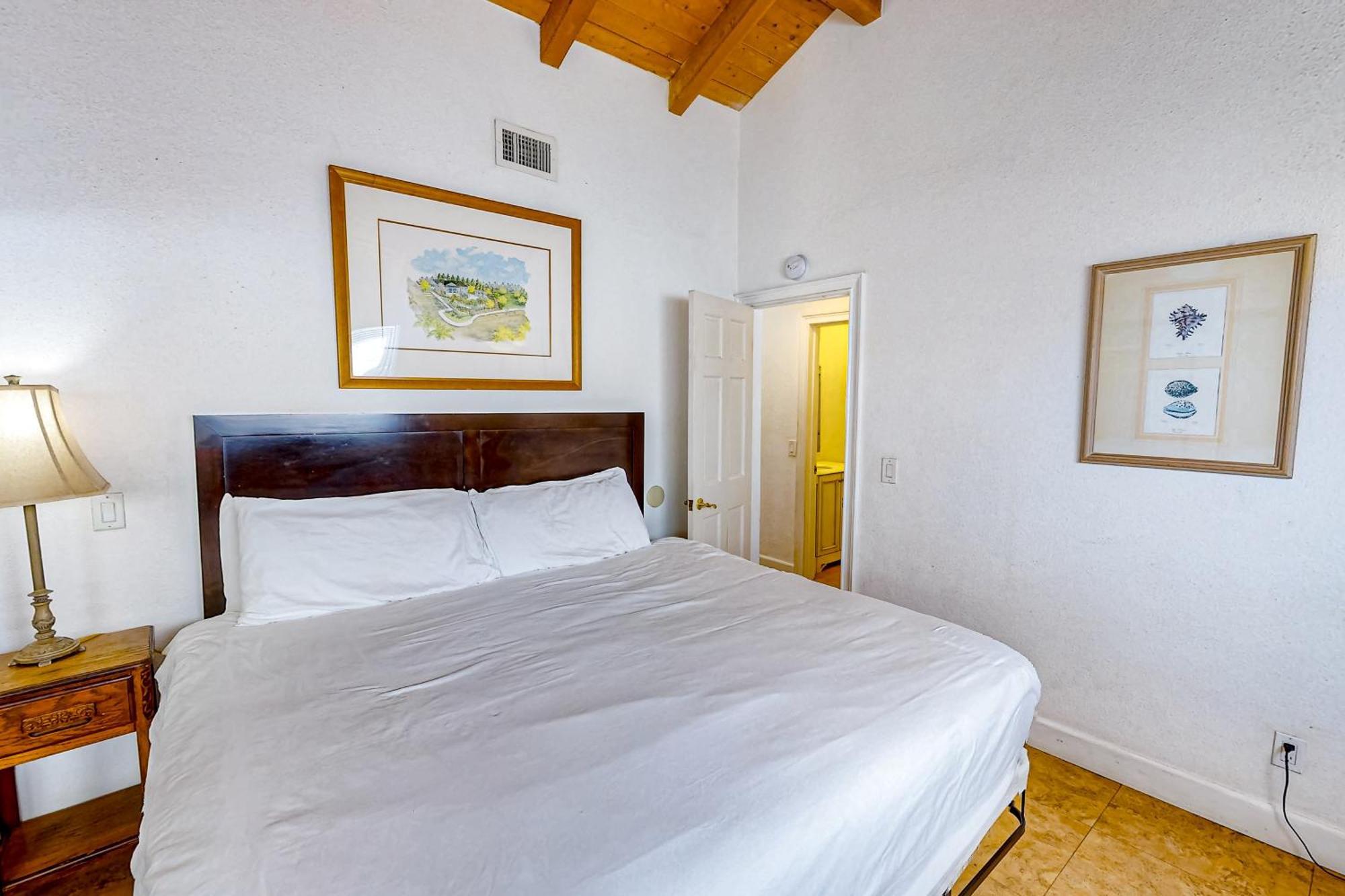 Newport Beachhouse Upper & Lower Units Room photo